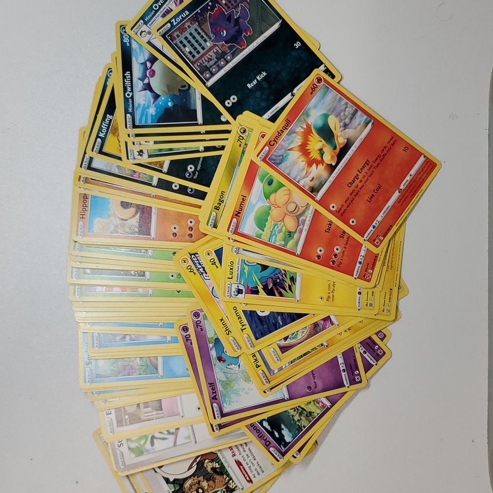 Pokémon cards 100 cards bundle
